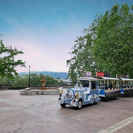 Quartier Historique Et Populaire Du Chateau De Pau Bagian luar foto
