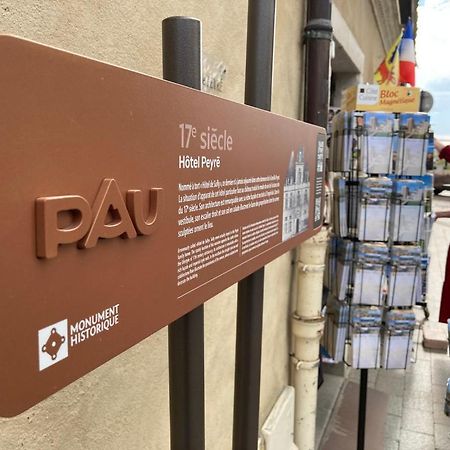 Quartier Historique Et Populaire Du Chateau De Pau Bagian luar foto