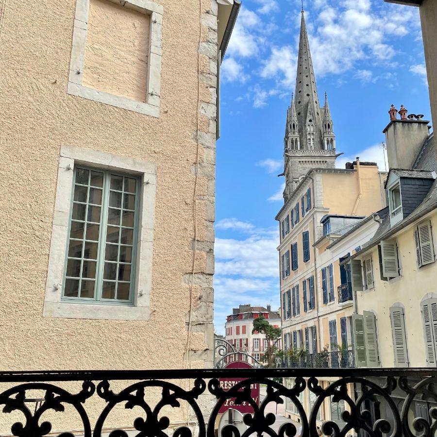 Quartier Historique Et Populaire Du Chateau De Pau Bagian luar foto